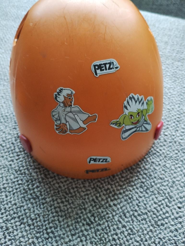Petzl helm voor klimmen of via ferrata 48-52 cm (kind), Sport en Fitness, Klimsport, Ophalen, Gebruikt, Klimsport-accessoire