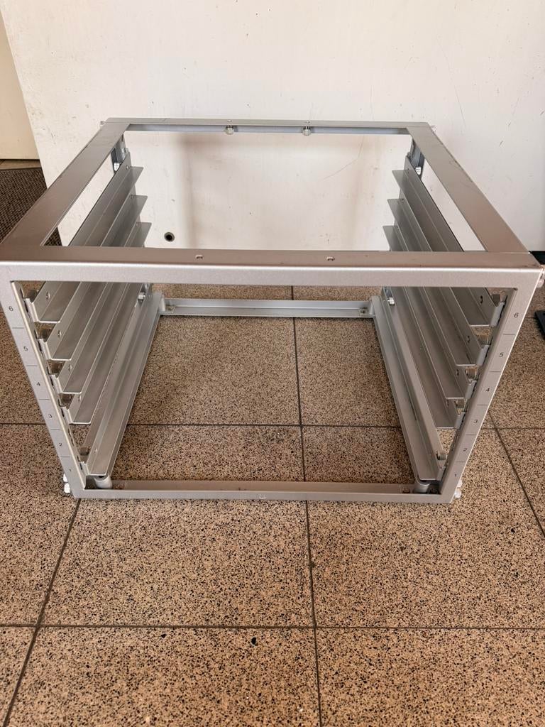 Unifi toolless mini rack, Ophalen of Verzenden, Zo goed als nieuw