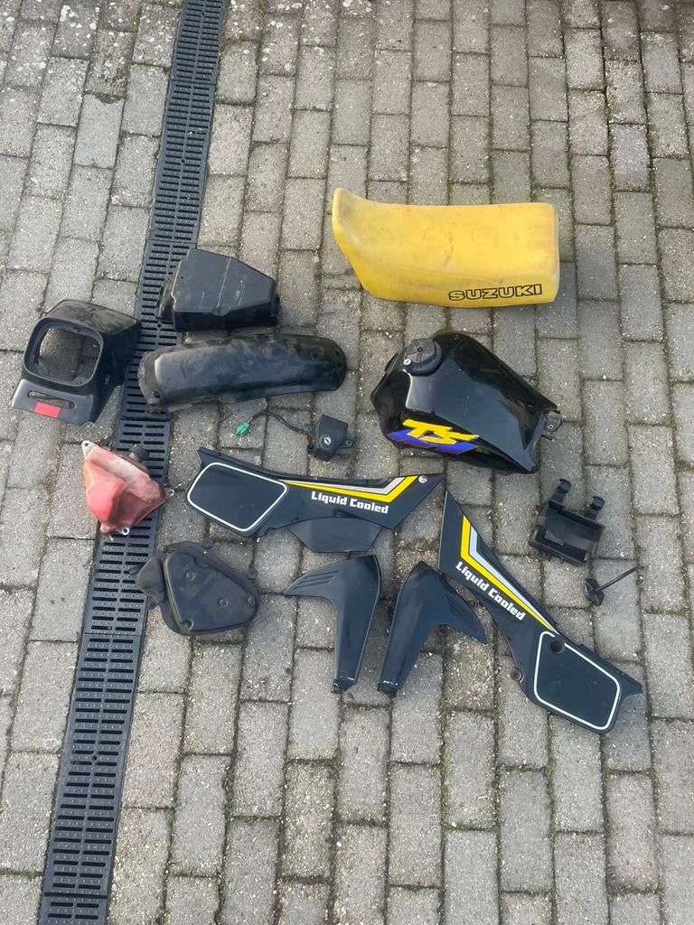 Suzuki tsx onderdelen, Fietsen en Brommers, Brommeronderdelen | Scooters, Ophalen, Zo goed als nieuw