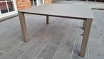 Vierkante tafel (taupe) - glazen blad - 8 pers - nieuwstaat, Huis en Inrichting, Tafels | Eettafels, Ophalen, Overige materialen