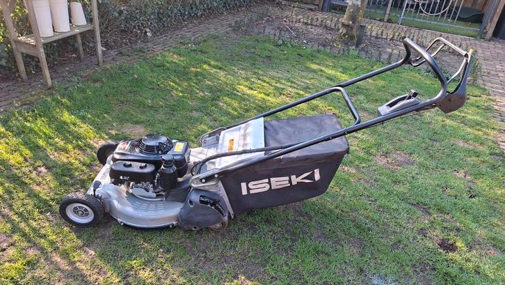 Iseki  benzine walsmaaier 2022, Tuin en Terras, Grasmaaiers, Gebruikt, Benzine-grasmaaier, 50 cm of meer, Cirkelmaaier, Opvangbak