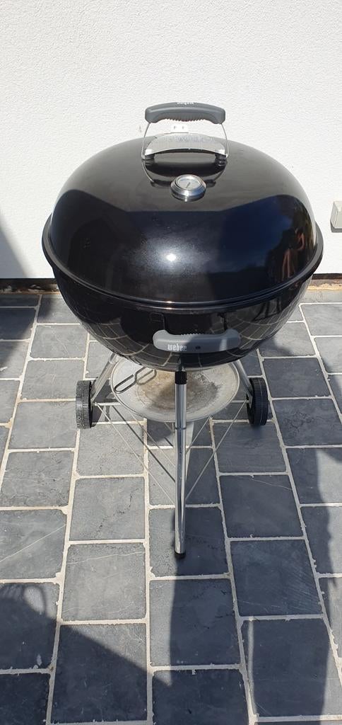 BBQ Weber 57 cm quasi neuf avec accessoires!, Enlèvement, Avec accessoires