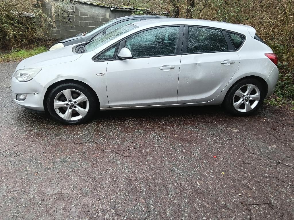 Opel Astra 1.7 CDTI, Auto's, Opel, Particulier, Astra, Diesel, Euro 5, Stadsauto, 5 deurs, Handgeschakeld, Zilver of Grijs, Zwart