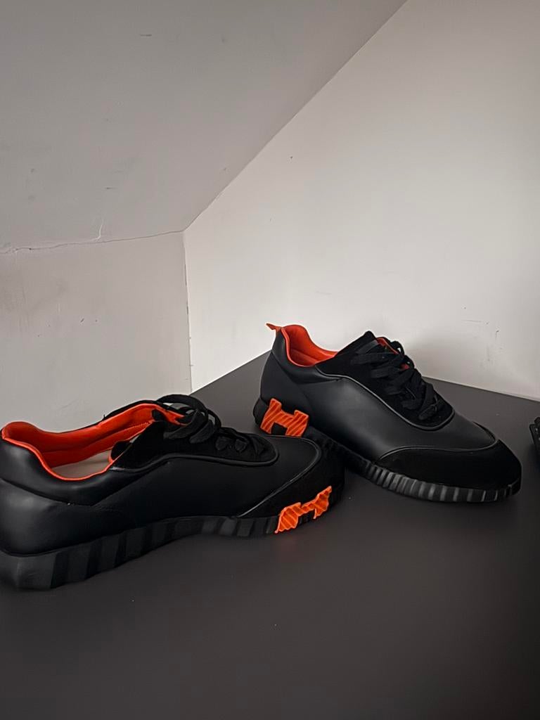 Hermes zwart/oranje  nooit gedragen, Ophalen, Zwart, Nieuw, Sneakers