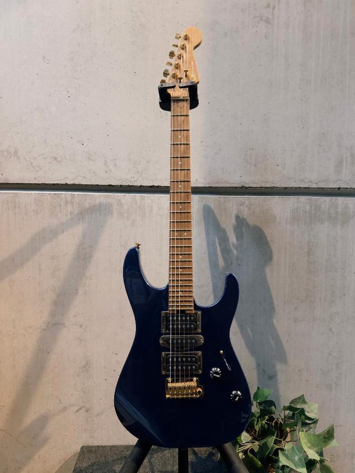 Charvel Pro-Mod DK24 HSH 2PT CM + Case, Musique & Instruments, Instruments à corde | Guitares | Électriques, Comme neuf, Solid body