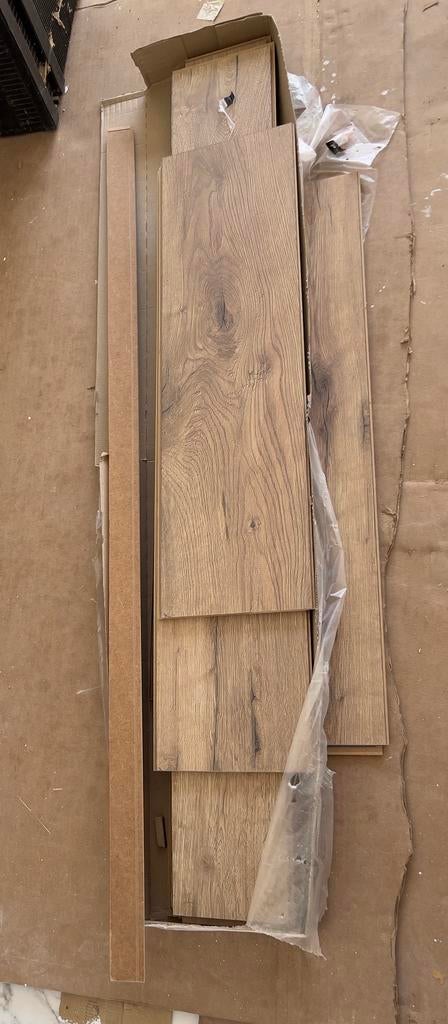 Stratifié hydrofuge Classen, Maison & Meubles, Ameublement | Revêtements de sol, Enlèvement