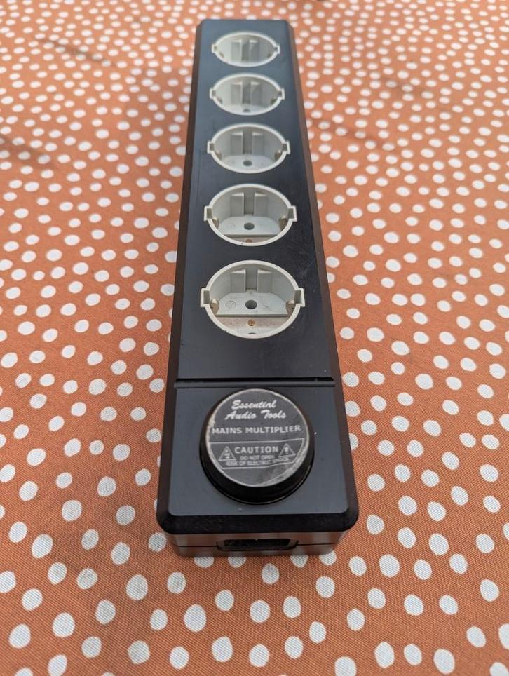 Protection d'alimentation hdg EAT Mains Multiplier 5, TV, Hi-fi & Vidéo, Câbles audio & Câbles de télévision, Utilisé, Autres câbles