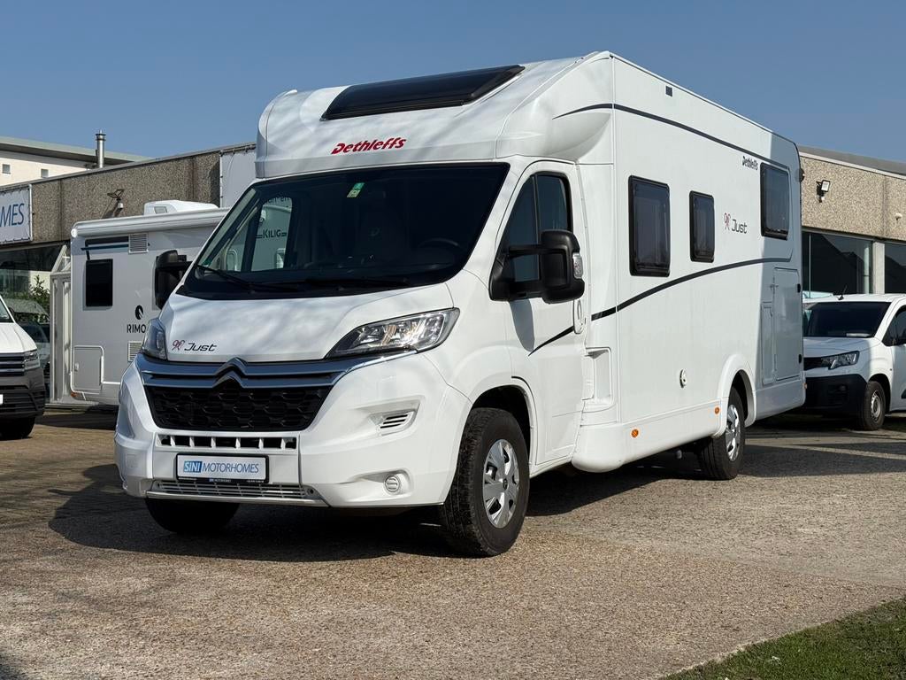DETHLEFFS JUST 90 -T7052 - TWIN BEDDEN - Slechts : 27.500KM*, Caravans en Kamperen, Bedrijf, ABS, Elektrische opstap, Half-integraal
