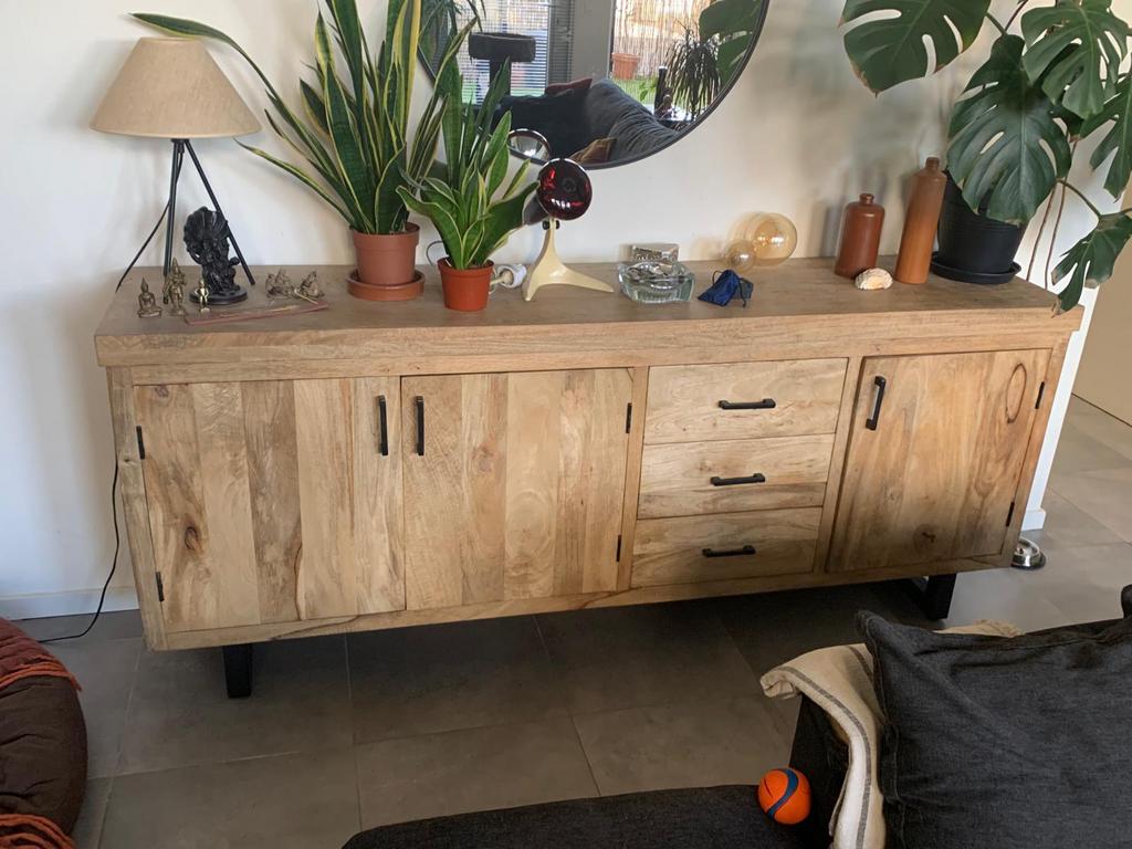 Buffet en bois massif de manguier, Maison & Meubles, Armoires | Dressoirs, 25 à 50 cm, Avec tablette(s), 150 à 200 cm, Bois massif de manguier