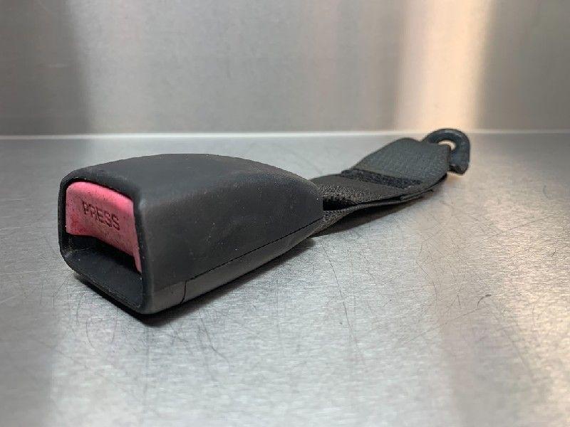 BOUCLE DE CEINTURE ARRIÈRE GAUCHE Kia Carens III (FG), Utilisé, Kia