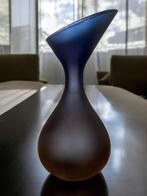 Moderne designvaas van matglas - Asymmetrische vorm, Zwart, Nieuw, Ophalen of Verzenden, Glas