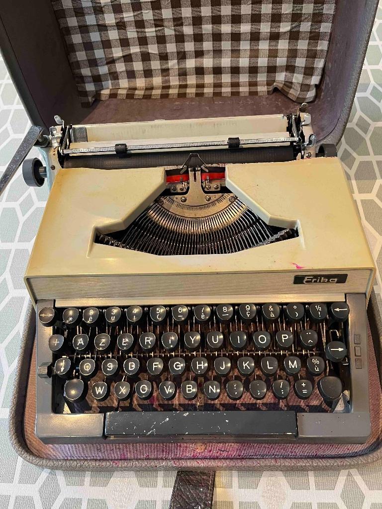 Schrijfmachine Erika, Diversen, Typemachines, Ophalen of Verzenden, Gebruikt