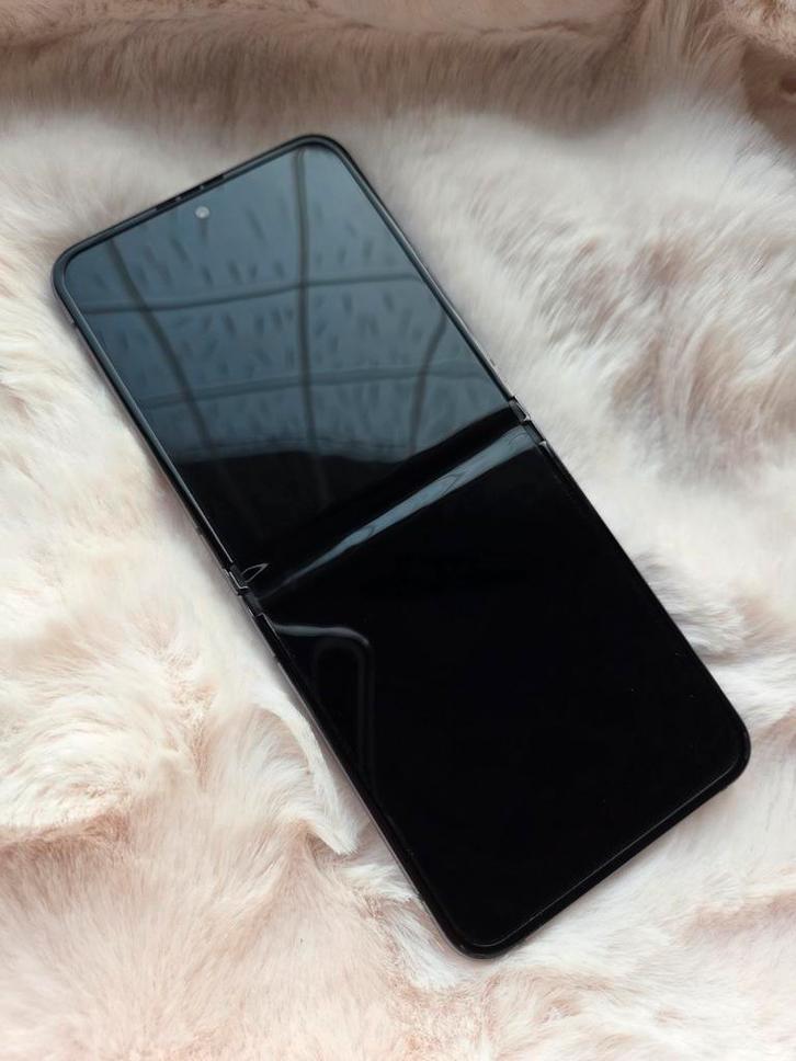 Samsung Galaxy Z Flip5, Telecommunicatie, Mobiele telefoons | Samsung, Overige modellen, Android OS, 10 megapixel of meer, Overige kleuren