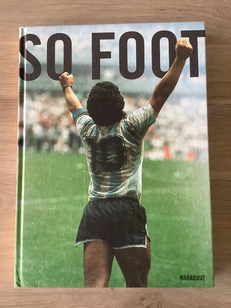 Diego Maradona: Fou, génial et légendaire, Boeken, Sportboeken, Gelezen, So Foot, Ophalen of Verzenden, Balsport