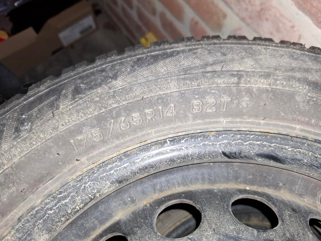 Jantes FIAT 500 avec pneus hiver, Autos : Pièces & Accessoires, Pneus & Jantes, Enlèvement, Pneus hiver, Pneu(s)