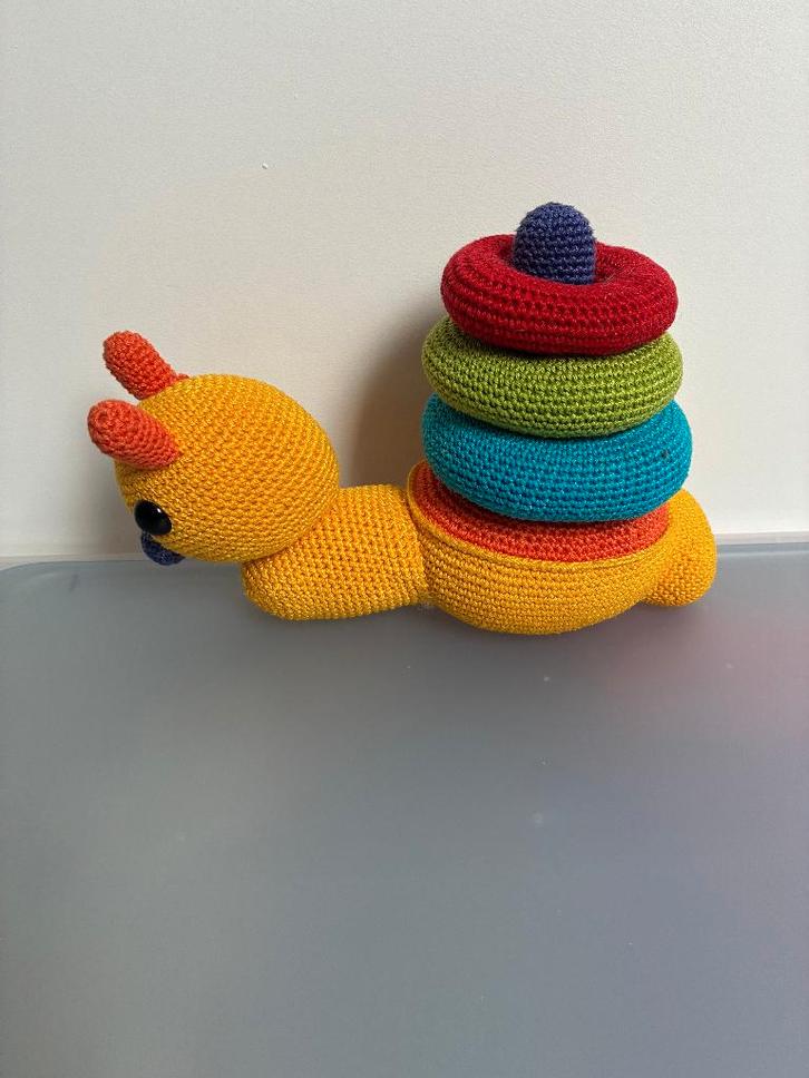 Handgemaakte gehaakte slak met stapeltoren, Kinderen en Baby's, Speelgoed | Babyspeelgoed, Zo goed als nieuw, Overige typen, Verzenden