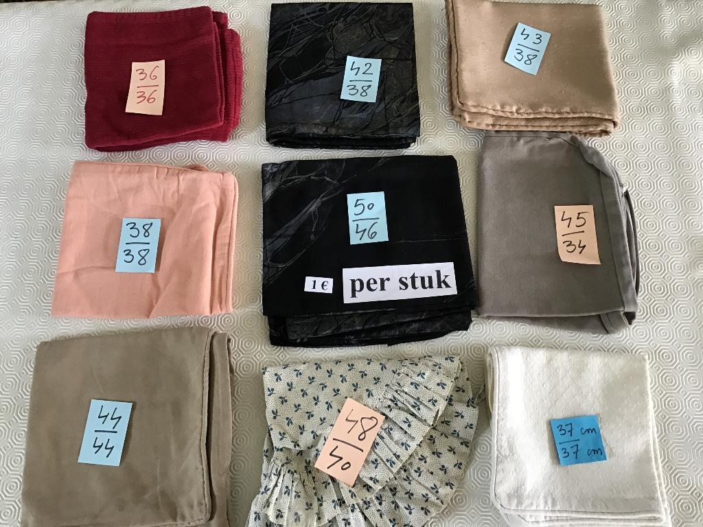 9 kussenslopen voor sierkussens aan 1 euro per stuk, Huis en Inrichting, Woonaccessoires | Kussens, Ophalen of Verzenden, Zo goed als nieuw