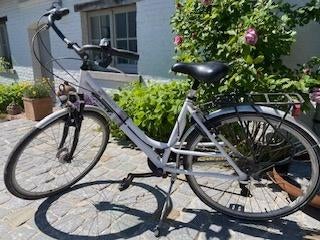 Tweedehands damesfiets, Gebruikt, Versnellingen, Trommelrem, Ophalen