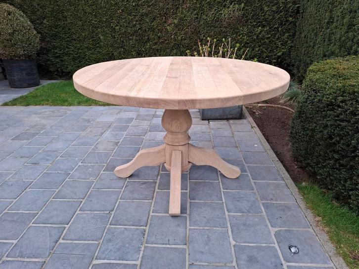 Table de salle à manger ronde entièrement en chêne massif., Maison & Meubles, Tables | Tables à manger, Enlèvement ou Envoi