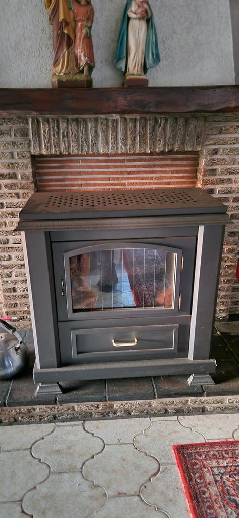 Poêle avec réservoir à mazout hors sol, Maison & Meubles, Poêles, Comme neuf, Autoportant, Réchauffeur d'huile, Autres carburants