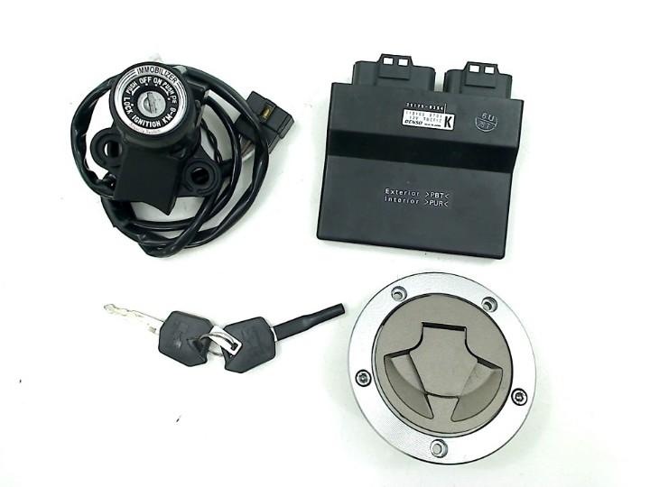 ENSEMBLE DE VERROU ET CYLINDRE DE PORTES (21175-0354), Motos, Pièces | Kawasaki, Dhr. S. di Majo, Utilisé, Info@cama-motorparts.nl