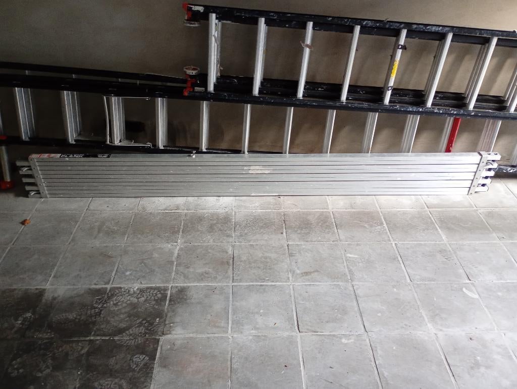 Altrex series, Enlèvement ou Envoi, Pliable ou rétractable/escamotable, Comme neuf, Échelle