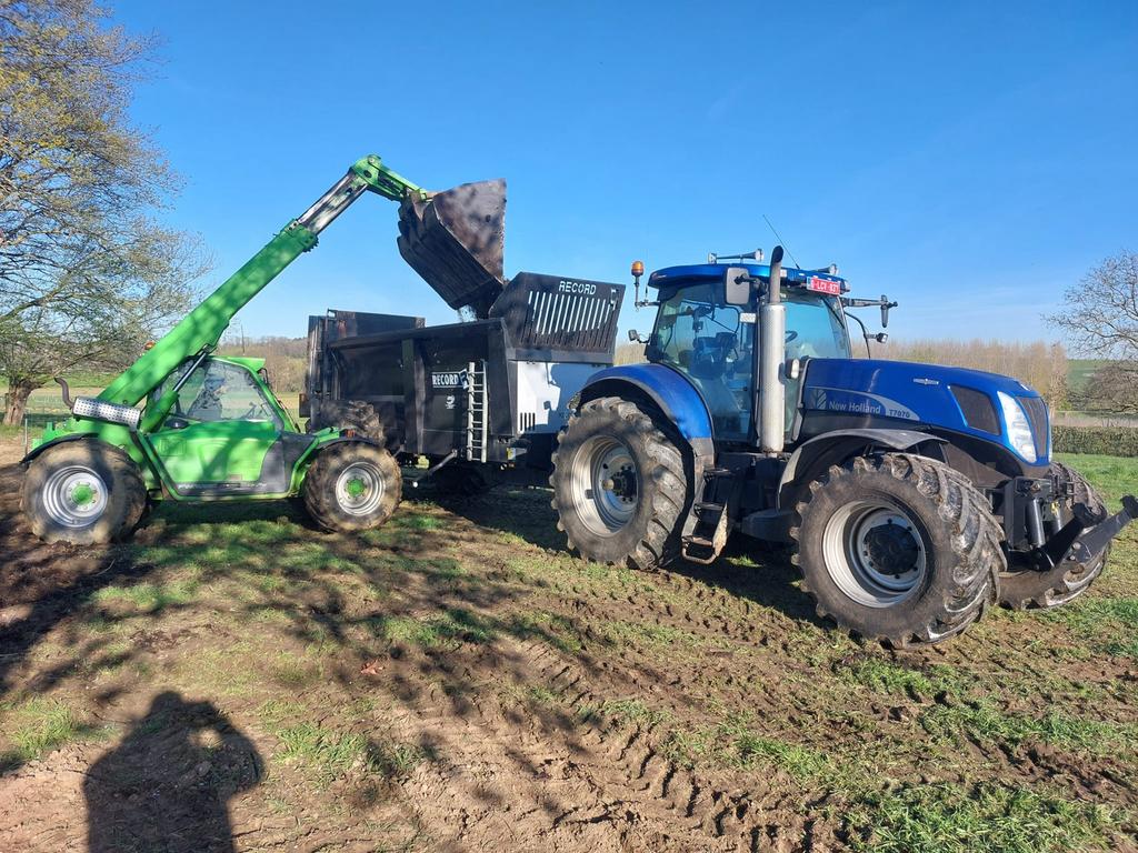 Stalmest spreiden, Ophalen