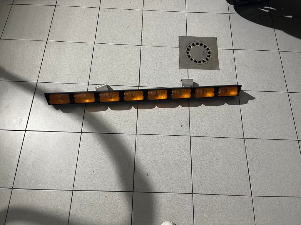 Oude lichtbalk oranje zonder module., Ophalen