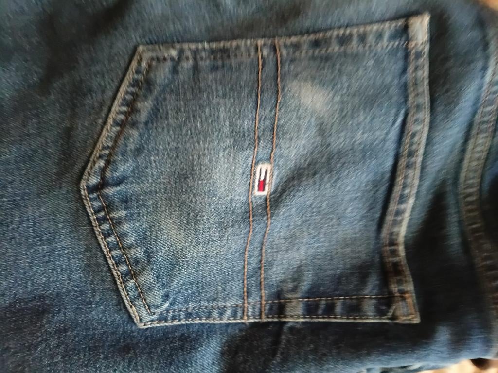 Tommy Hilfiger broek, Ophalen