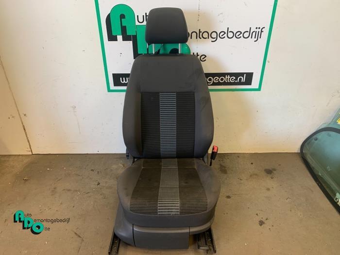 Siège droit d'un Volkswagen Caddy (Caddy 10-), Autos : Pièces & Accessoires, Habitacle & Garnissage, Volkswagen, Utilisé, 3 mois de garantie