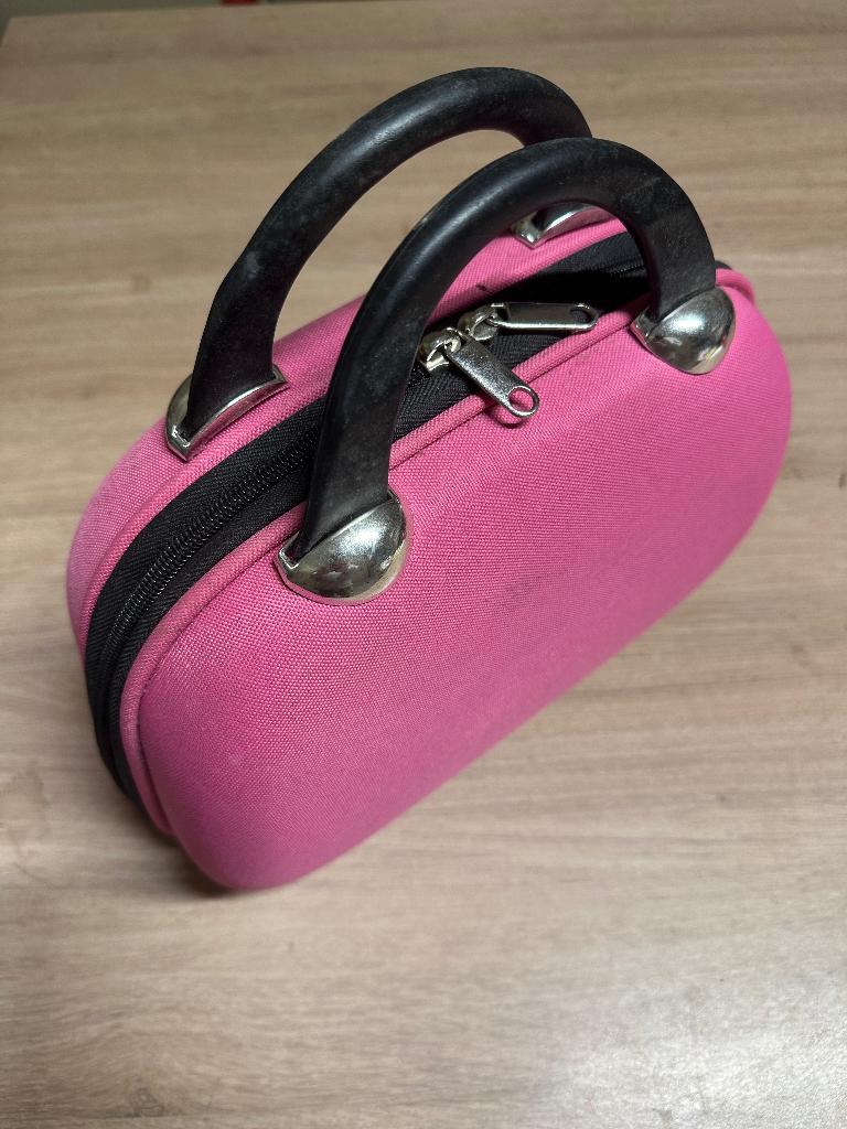 schattig klein reistasje, Vakantie, Vakantie | Fly & Drive