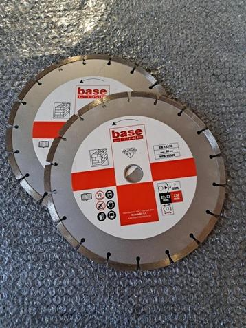 2 DISQUES DIAMANT 230mm NEUF disponible aux enchères