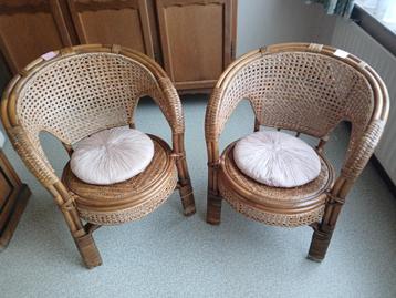 2 vintage rotan stoelen in perfecte staat beschikbaar voor biedingen
