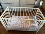 Babybed met matras en toebehoren, Kinderen en Baby's, Ophalen, Zo goed als nieuw, Minder dan 140 cm, Matras