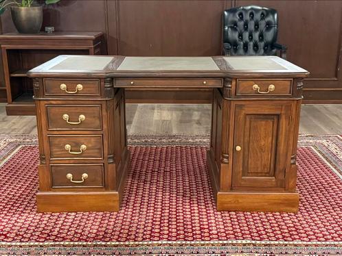 Klassiek Engels bureau #520, Huis en Inrichting, Bureaus, Zo goed als nieuw, Bureau, Ophalen of Verzenden