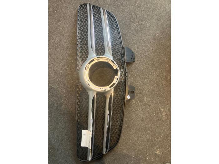 Calandre d'un Mercedes V-Klasse (9051), Autos : Pièces & Accessoires, Carrosserie & Tôlerie, Mercedes-Benz, Utilisé, 3 mois de garantie