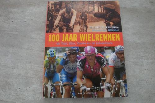 100 JAAR WIELRENNEN, DE TOUR, GIRO, VUELTA EN DE KLASSIEKERS, Boeken, Sportboeken, Gelezen, Ophalen of Verzenden