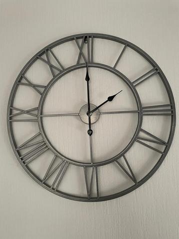 Mooie grote wandklok