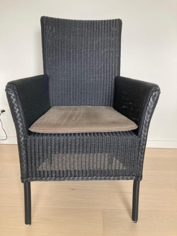 Set van 2 Lloyd loom zeteltjes, Huis en Inrichting, Stoelen, Zo goed als nieuw, Twee, Riet of Rotan, Zwart, Ophalen