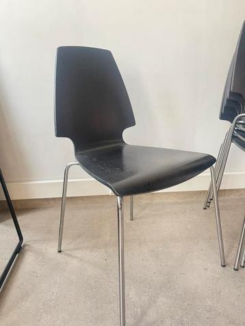 Stoelen beschikbaar voor biedingen