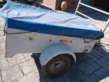 2 kleine aanhangwagens,hondentrailer en remork beschikbaar voor biedingen