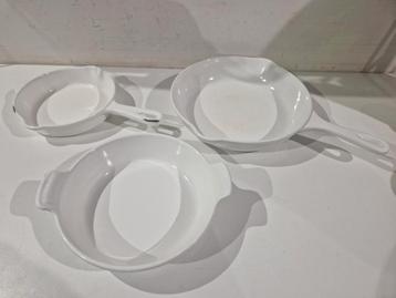 Set van 3 witte Le Creuset koekenpan en ovenschaal , cousan beschikbaar voor biedingen