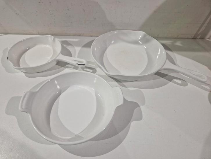 Set van 3 witte Le Creuset koekenpan en ovenschaal , cousan, Huis en Inrichting, Keuken | Potten en Pannen, Gebruikt, Gietijzer