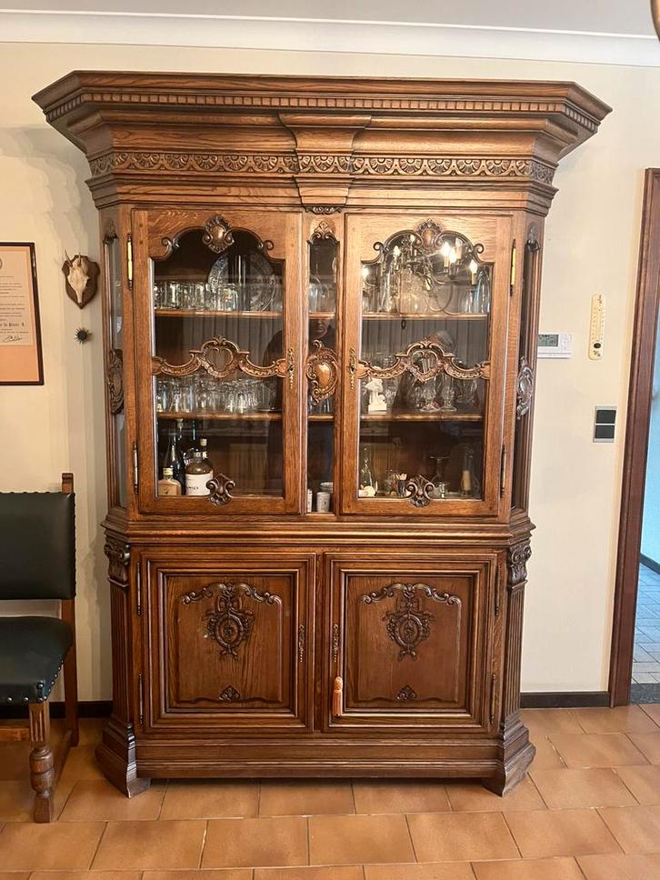 Armoire ancienne en chêne massif avec décor baroque, Antiquités & Art, Antiquités | Bureau & Affaires, Enlèvement