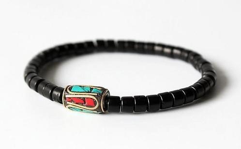 Tibetaanse armband met ingelegde sierkraal, Bijoux, Sacs & Beauté, Bracelets, Neuf, Noir, Enlèvement ou Envoi
