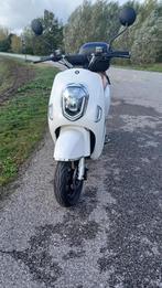 Q CRYSTAL Scooter B classe.Bosch motor.In nieuwe staat!!, Ophalen, Elektrisch, Klasse B (45 km/u), Zo goed als nieuw