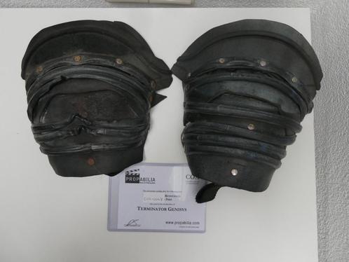 Terminator Genisys props shoulder pads (2 pieces), Verzamelen, Film en Tv, Gebruikt, Film