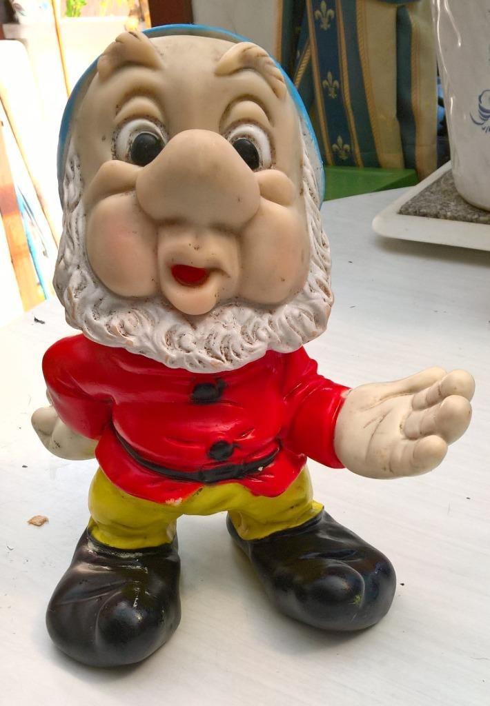 vintage Piep/knijpfiguurtje sneezy van de zeven dwergen 1962, Verzamelen, Disney, Gebruikt, Overige typen, Overige figuren, Ophalen of Verzenden