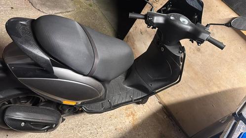 Tekoop als nieuwe zip 2000 sp uitvoering a klasse, Fietsen en Brommers, Scooters | Piaggio, Zo goed als nieuw, Zip, Ophalen of Verzenden