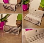 Burberry leren damesportemonnee _ zo goed als nieuw, Handtassen en Accessoires, Portemonnees, Overige merken, Overige kleuren